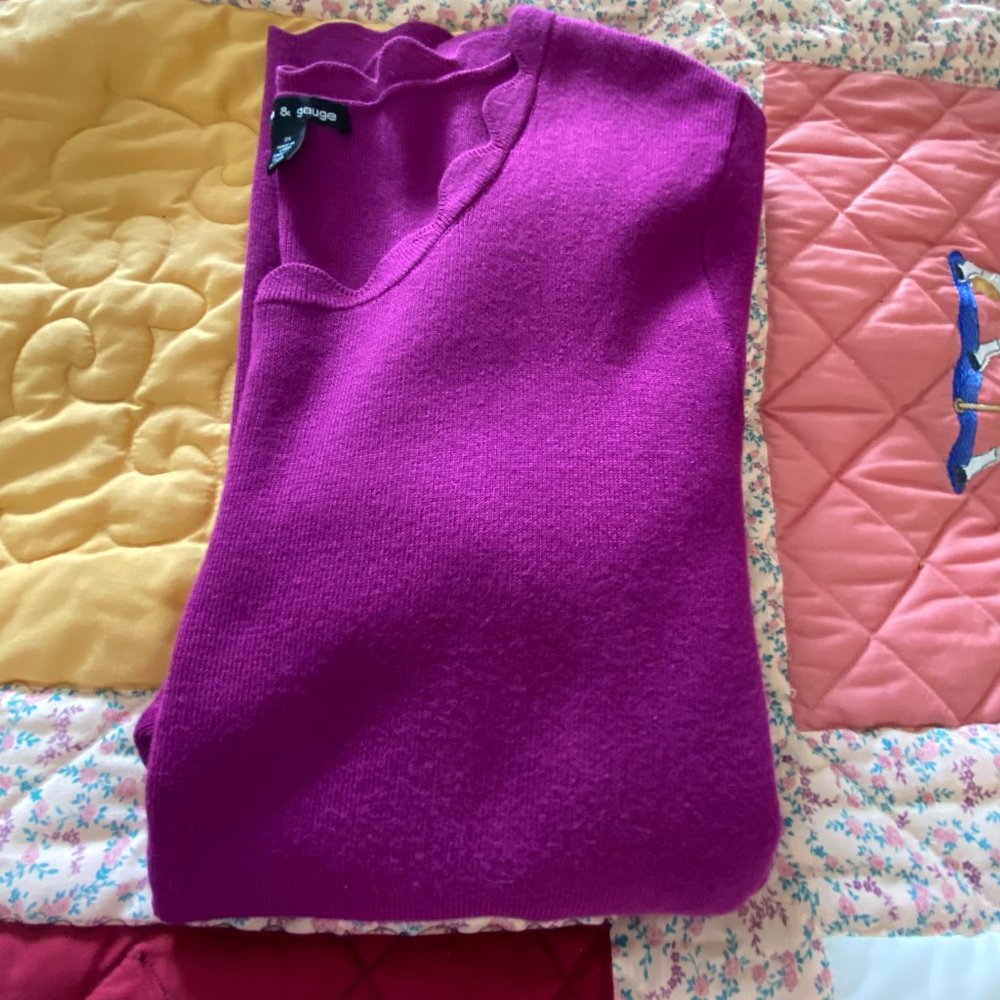 GUC Cable & Gauge Scalloped Pull over sweater in Fuschia-2X - Picture 9 of 14